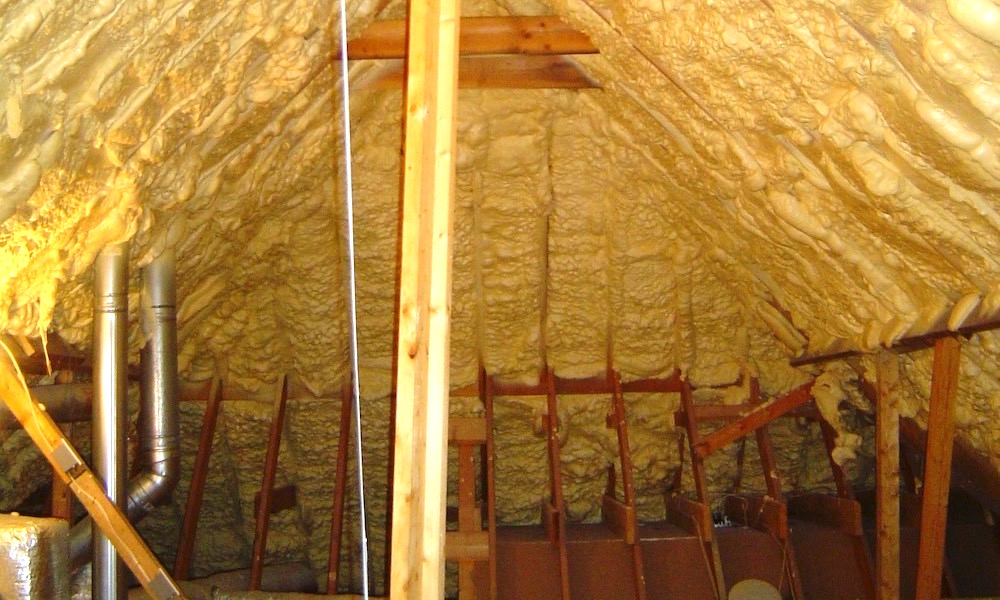 5 reasons to choose spray foam insulation for attics — AskARoofer®