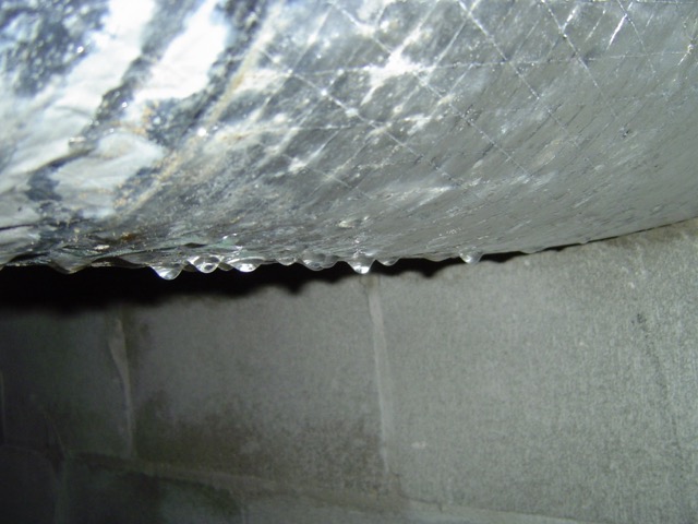 Condensation-duct-insulation-crawl-space