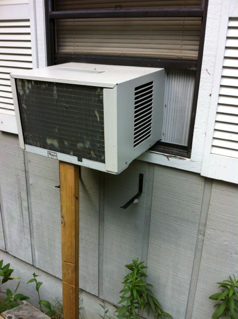 Air-conditioner-window-unit-hvac-cool