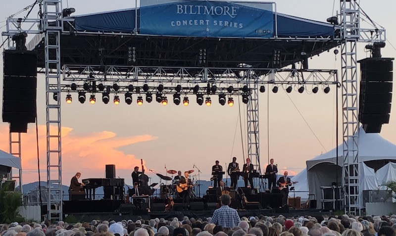 Lyle-lovett-and-his-large-band-biltmore-estate-asheville-20180811