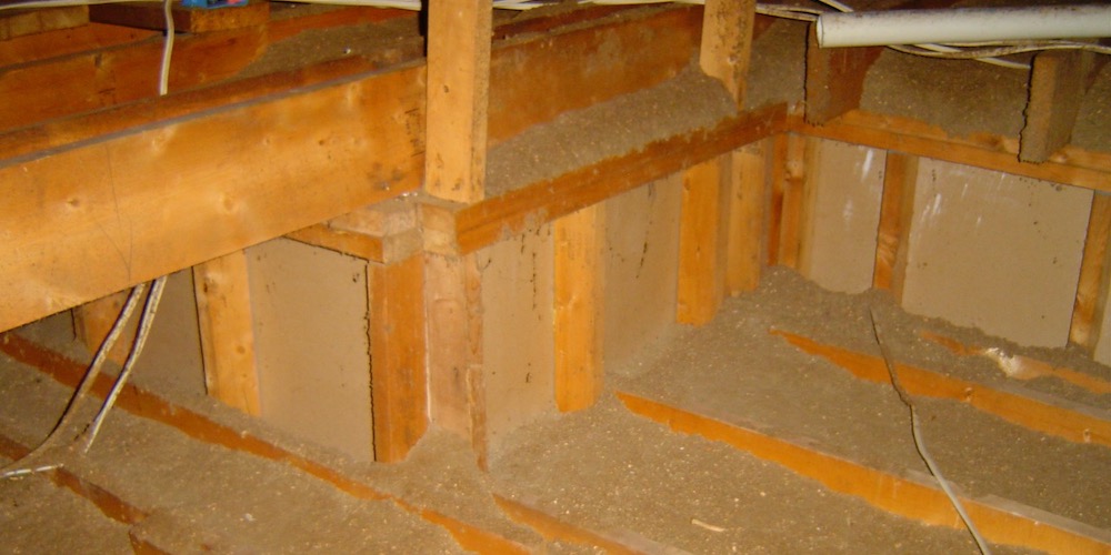 A Short Attic Kneewall In An Unconditioned Attic