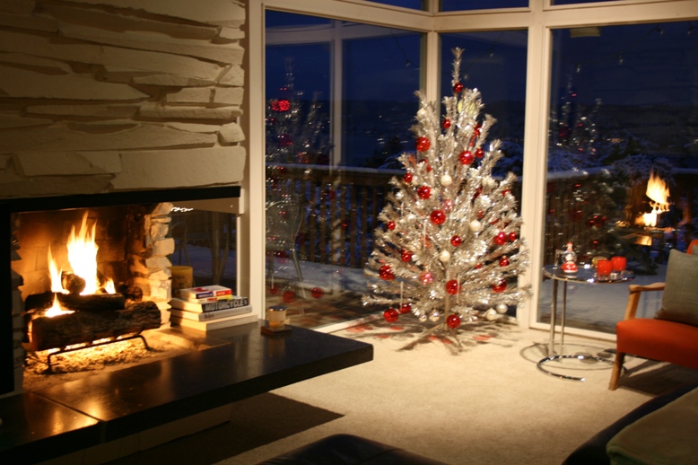 Aluminum Christmas tree [credit: Michelleration, flickr.com] 