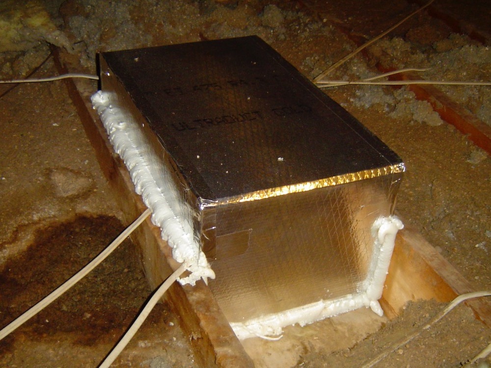 Air sealing recessed can lights can prevent frost in the attic