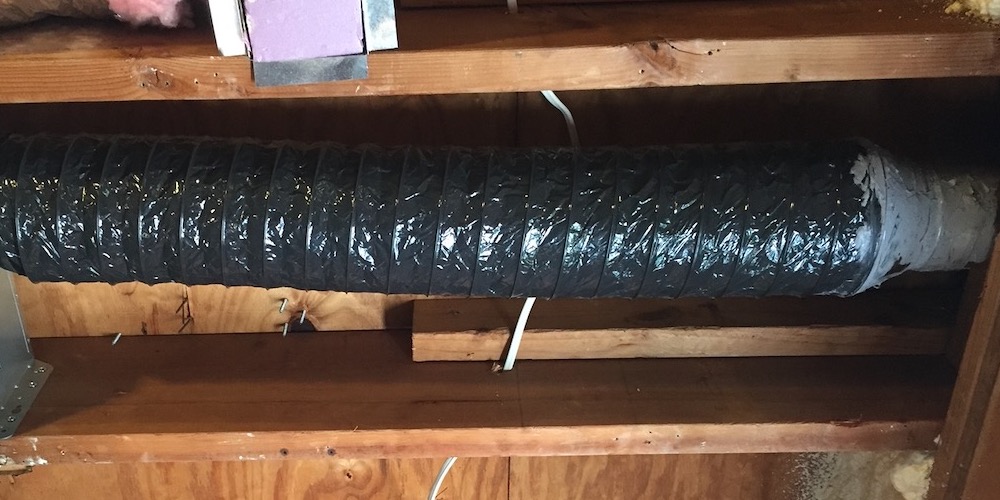 An example of a flex duct installed with the inner liner pulled relatively tight