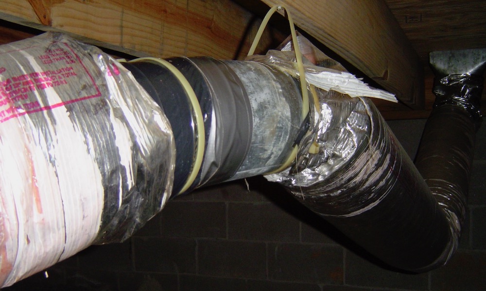 Supply duct connection with no insulation