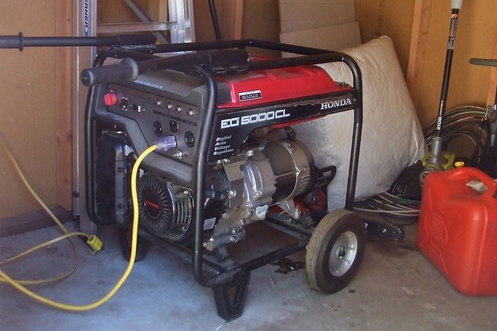 Generators should always be operated outdoors. [by insomnix CC BY-NC-SA 2.0]