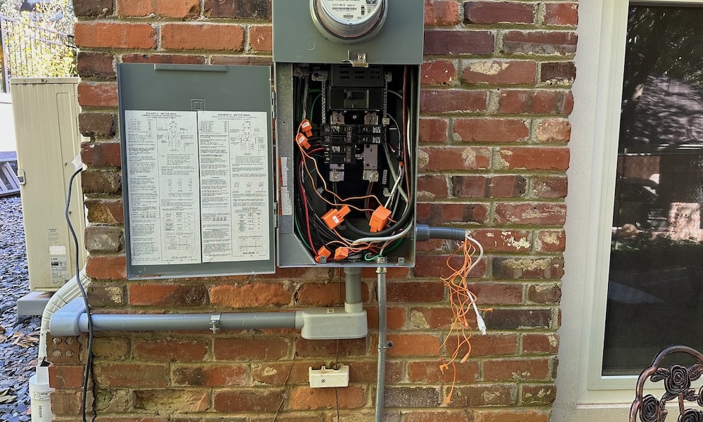 Whole-house Electricity Monitor Installation Tips [photo By Allison Bailes]